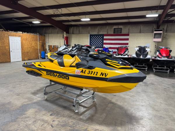 2021 2021 SEA-DOO RXTX 300 WITH SOUND SYSTEM AND 69hrs